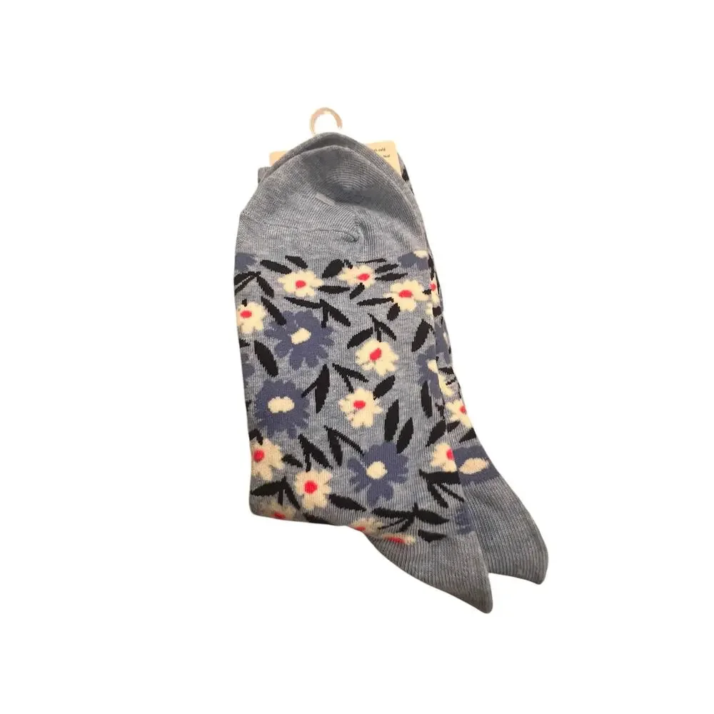 NWT Blue Q Women's 5-10 I am relaxed Soft Printed Blue Cabin Comfort Socks